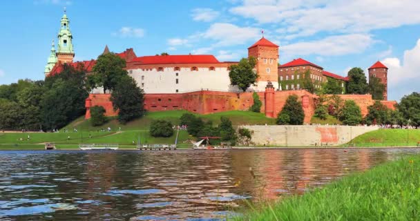 Vista Panorámica Verano Fortaleza Del Castillo Wawel Iglesia Catedral Terraplén — Vídeos de Stock