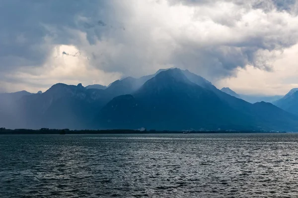 Mal Nublado Nublado Clima Dramático Tormenta Viento Lluvia Lago Ginebra — Foto de Stock