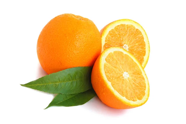 Orange Citrus Med Blad Vit Bakgrund — Stockfoto
