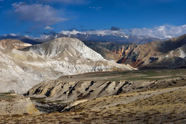 Panoramic view of Upper Mustang mountains — Stock Photo, Image