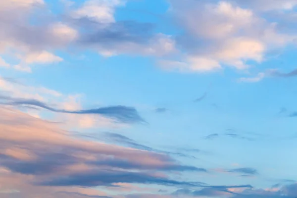 Molnigt himmel bakgrund — Stockfoto