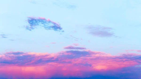 Purple sunset clouds — Stock Photo, Image