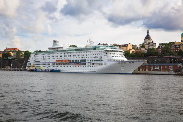 ストックホルム スウェーデン 2014 11日 白い船ポートのソーデルマルム島 — ストック写真