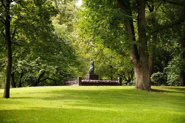 Het Standbeeld Van Camilla Collette Park Van Het Koninklijk Paleis — Stockfoto