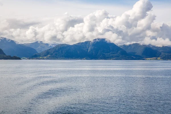 Paisagem Com Fiorde Montanhas Noruega — Fotografia de Stock