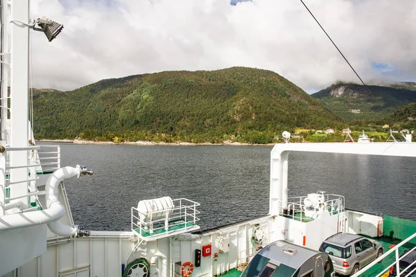 Krajina Hory Fjord Vesnice Norsku Pohled Výletní Lodi — Stock fotografie