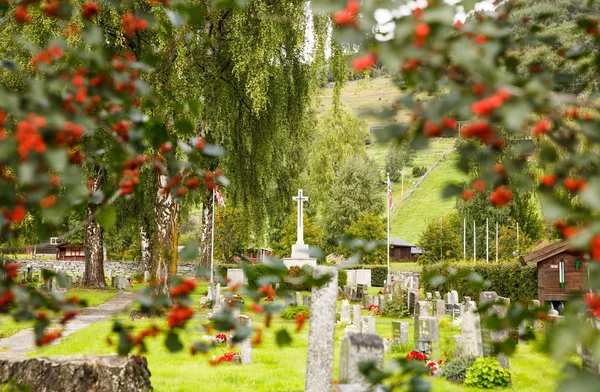 Norge Augusti 2014 Gamla Kyrkan Och Kyrkogården Norska Byn — Stockfoto