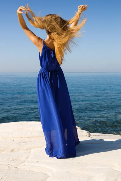 Pretty Blond Woman Blue Dress Beach Cyprus — Stock Photo, Image