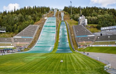 Norveç-Ağustos 21, 2014 - Ski jump yamaç Lysgardsbakken, 1993, özellikle XVII Olimpiyat kış oyunları 1994 yılında açıldı. 