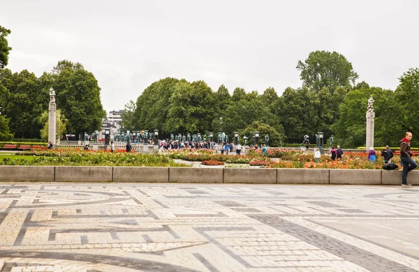 Осло Норвегия Августа 2014 Люди Статуи Парке Вигеланд — стоковое фото