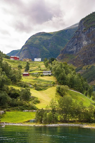 Krajina Naeroyfjord Hory Tradiční Vesnice Domy Norsku — Stock fotografie