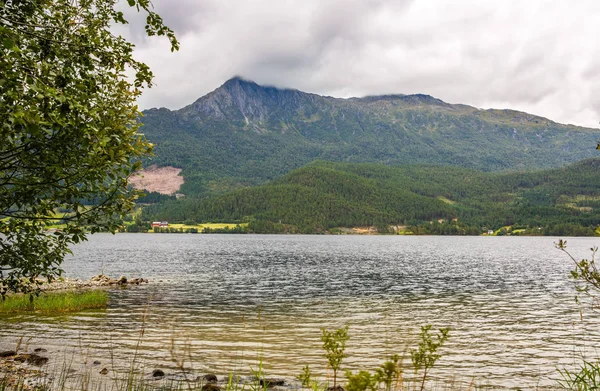 Paesaggio Con Montagne Lago Norvegia — Foto Stock