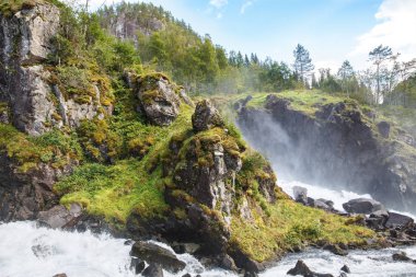 Latefossen, Norveç'te en büyük şelaleler parçası.