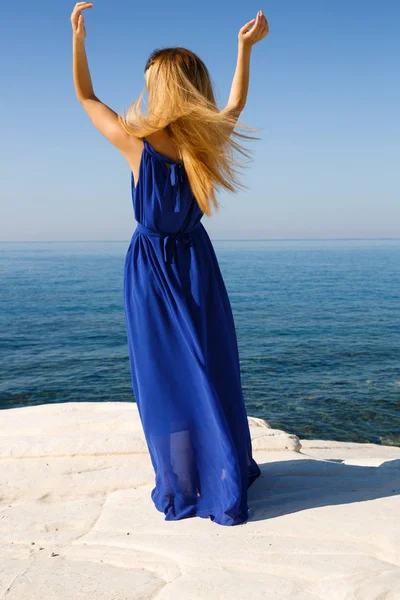 Pretty Blond Woman Blue Dress Beach Cyprus — Stock Photo, Image