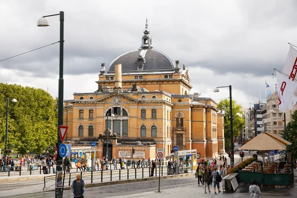 Oslo Norveç Ağustos 2014 Ulusal Tiyatro Norveç Başkenti — Stok fotoğraf