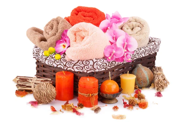 Wellness Set Mit Handtüchern Kerzen Und Blumen Isoliert Auf Weißem — Stockfoto