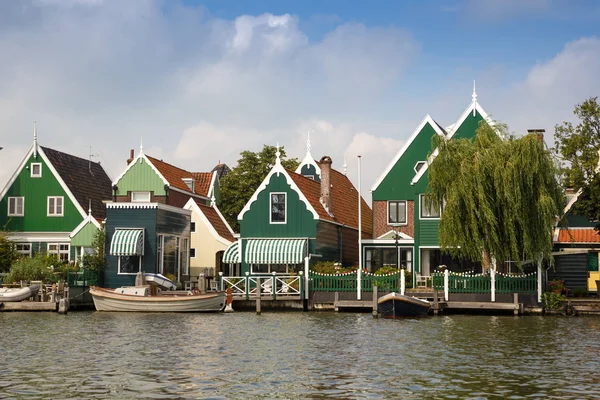 Casas Holandesas Tradicionales Auténticas Barco Canal —  Fotos de Stock