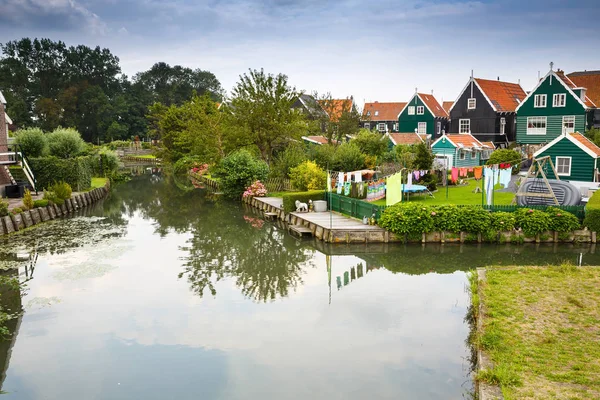 Marken Ολλανδία Αύγουστος 2015 Παλιά Παραδοσιακά Πολύχρωμα Σπίτια Κήπους Στο — Φωτογραφία Αρχείου