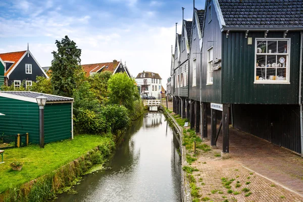 Marken Países Bajos Agosto 2015 Las Antiguas Casas Colores Tradicionales —  Fotos de Stock