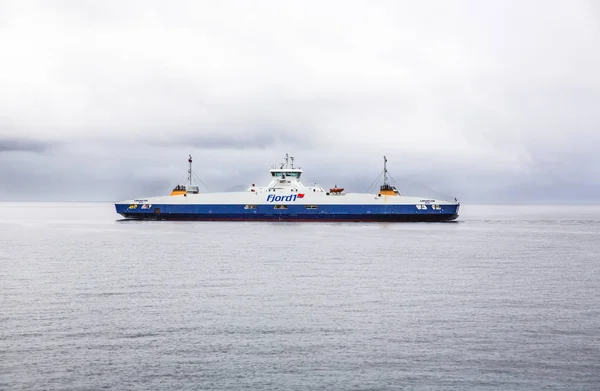 Norwegia Sierpień 2014 Statek Samochodów Pasażerów Prom Norweski Fiord — Zdjęcie stockowe