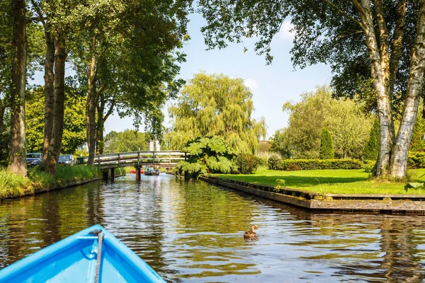 Giethoorn Ολλανδία Αύγουστος 2015 Άγνωστες Τουρίστες Για Σκάφη Στα Αξιοθέατα — Φωτογραφία Αρχείου