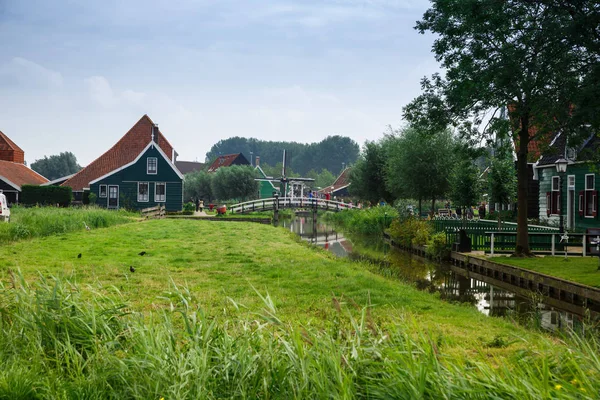 Zaanse Schans Ολλανδία Αύγουστος 2015 Παραδοσιακό Αυθεντικό Ολλανδικό Σπίτια Και — Φωτογραφία Αρχείου