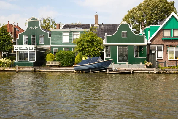 Casas Holandesas Tradicionales Auténticas Barco Canal —  Fotos de Stock