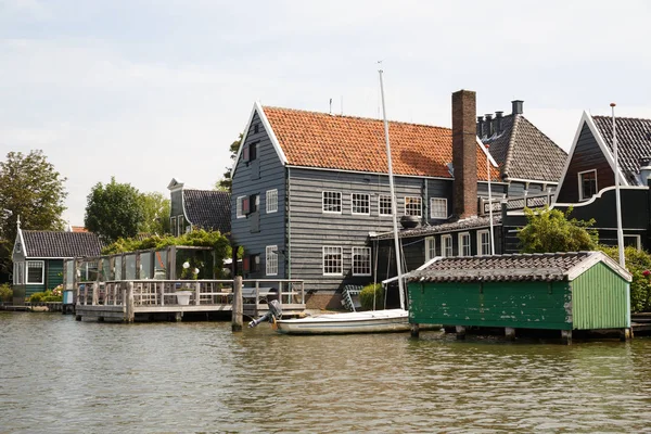 Casas Holandesas Tradicionales Auténticas Barco Canal —  Fotos de Stock