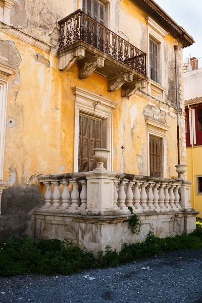 Oud Gebouw Met Prachtige Balkons Limassol Cyprus — Stockfoto