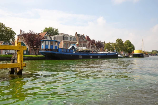 Zaanse Schans Países Bajos Agosto 2015 Edificios Barcos Holandeses Tradicionales —  Fotos de Stock