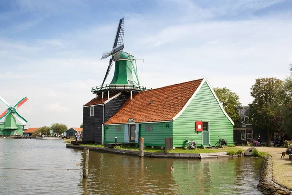 Zaanse Schans Países Bajos Agosto 2015 Molinos Viento Holandeses Tradicionales —  Fotos de Stock