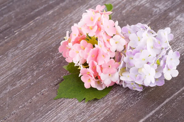 Kleurrijke Stof Bloemen Houten Achtergrond Close Foto — Stockfoto
