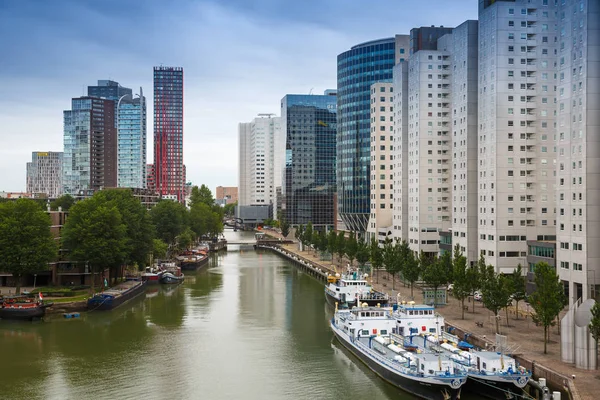 ロッテルダム オランダ 近代的な建物と川を上から表示します — ストック写真