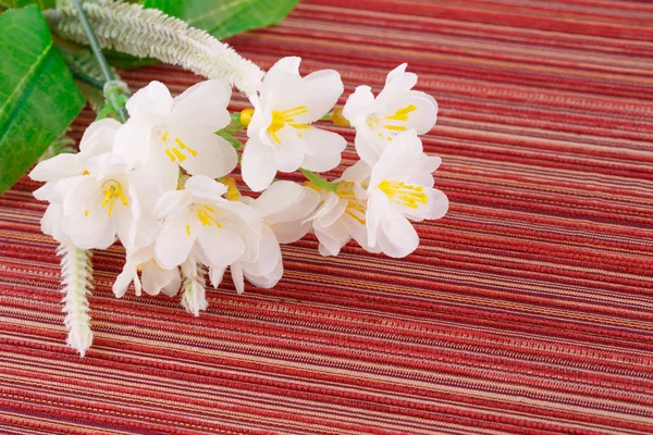 Flores Artificiales Blancas Sobre Fondo Tela Imagen Primer Plano —  Fotos de Stock