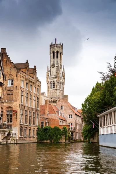 Brujas Bélgica Agosto 2015 Torre Del Campanario Las Casas Medievales —  Fotos de Stock