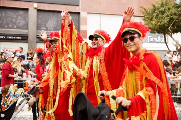 利马索尔 塞浦路斯 2016年3月13日 在狂欢节游行期间 在第十六世纪建立的不知名的参加者 受威尼斯人和希腊传统的影响 — 图库照片