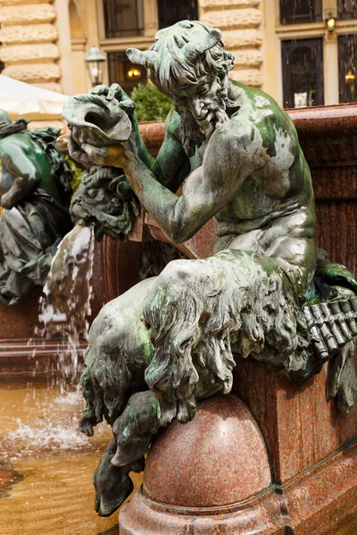 Фигура Статуи Гигиеи Богини Здоровья Гигиены Дворе Гамбургской Ратуши Ратхаус — стоковое фото