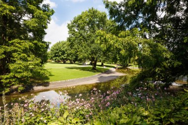 Planten BM Blomen popüler rahatlatıcı ve yer spor Parkı, Hamburg, Almanya - 16 Ağustos 2016 - görünüm.