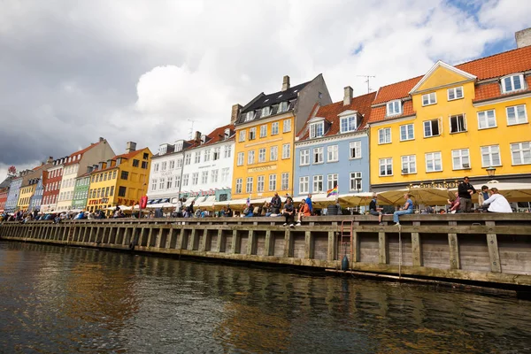 Copenhague Dinamarca Agosto 2017 Nyhavn Distrito Con Coloridos Edificios Barcos — Foto de Stock