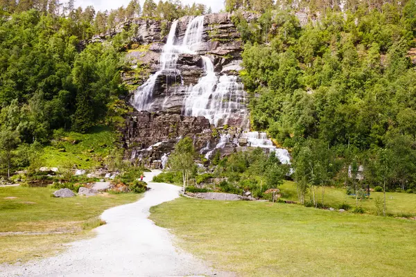 Paisaje Con Cascada Tvindefossen Noruega — Foto de Stock