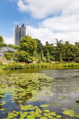 Planten BM Blomen popüler rahatlatıcı ve yer spor Parkı, Hamburg, Almanya - 16 Ağustos 2016 - görünüm.
