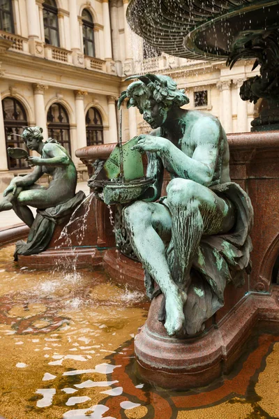 Las Estatuillas Estatua Hygieia Diosa Salud Higiene Patio Del Ayuntamiento —  Fotos de Stock