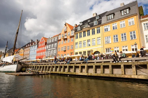 Copenhague Dinamarca Agosto 2017 Distrito Nyhavn Con Coloridos Edificios Barcos — Foto de Stock