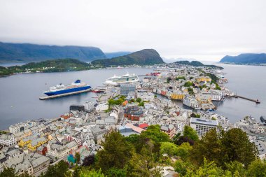 Alesund City Norveç'te üstten görünüm.