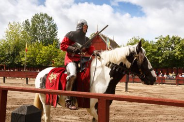 Sundby Lolland, Danimarka - 21 Ağustos 2017 - Orta Çağ Merkezi, deneysel yaşam ortaçağ Şövalyeleri turnuvada Tarih Müzesi.
