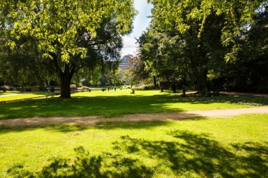 Planten BM Blomen popüler rahatlatıcı ve yer spor Parkı, Hamburg, Almanya - 16 Ağustos 2016 - görünüm.