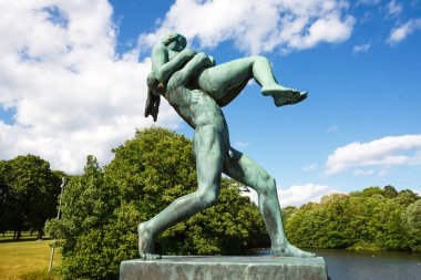 Oslo, Norveç - June15, 2018 - Gustav Vigeland şık Park tarafından oluşturulan heykel.