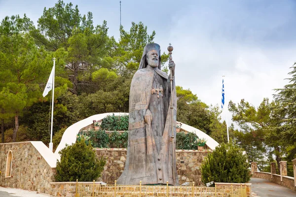 Άγαλμα Του Αρχιεπισκόπου Και Κύπρος Πρόεδρος Μακάριος Ιιι — Φωτογραφία Αρχείου