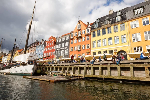 Copenhague Dinamarca Agosto 2017 Nyhavn Distrito Con Coloridos Edificios Barcos — Foto de Stock