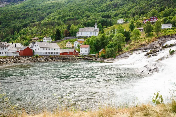 Paisaje Con Pueblo Río Montaña Noruega —  Fotos de Stock